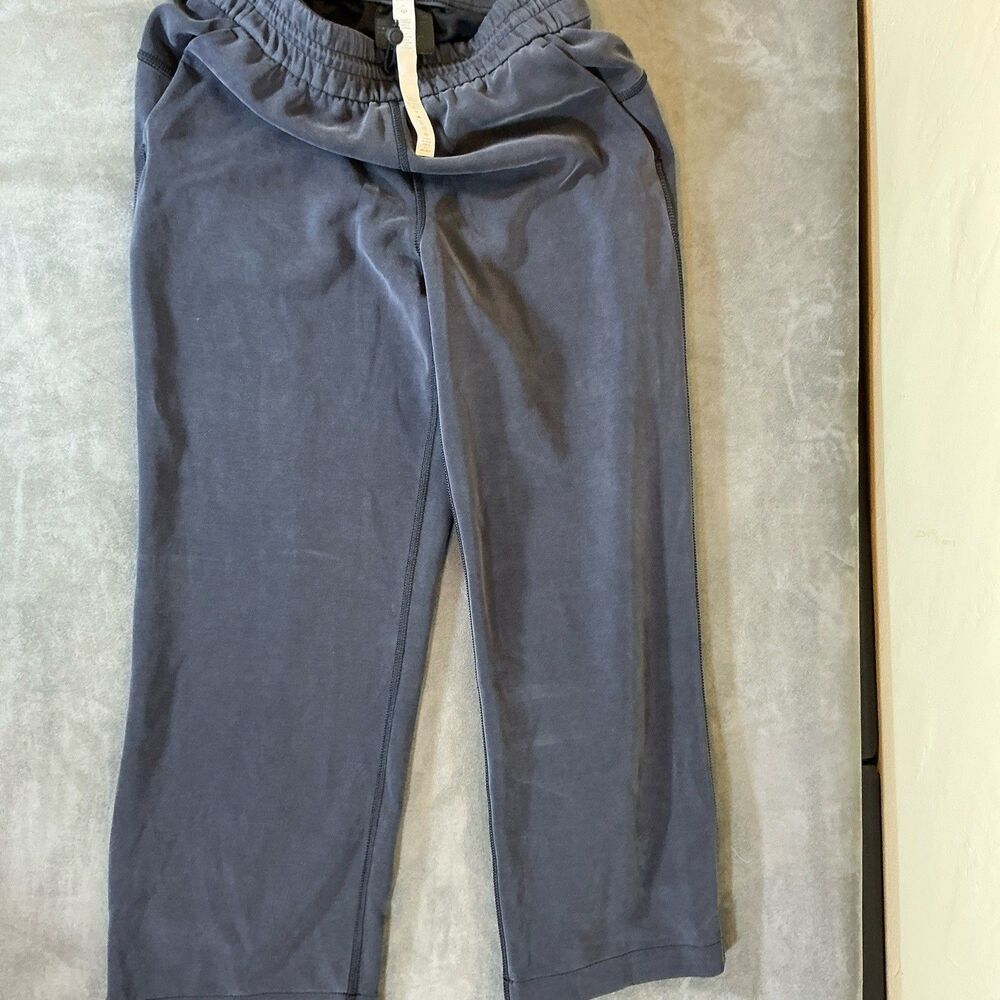 Lululemon Size 4 Womens Black Yoga Workout Pants Leggings